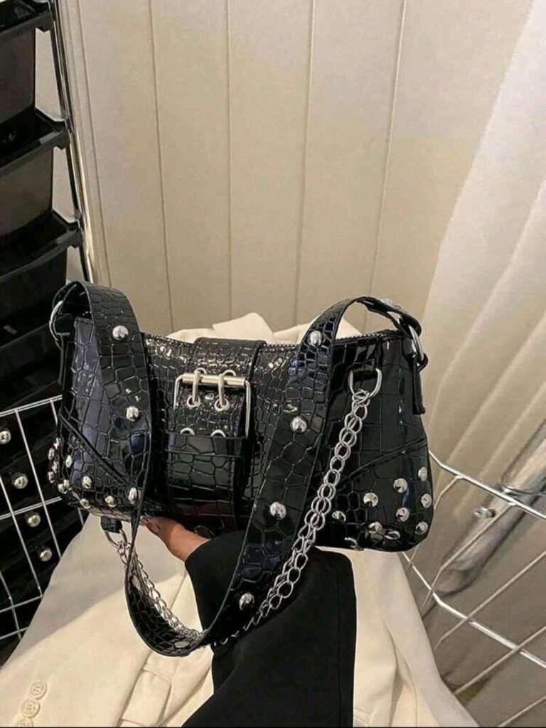 Bolso Noir Élite Croco Chain con Tachuelas Metálicas