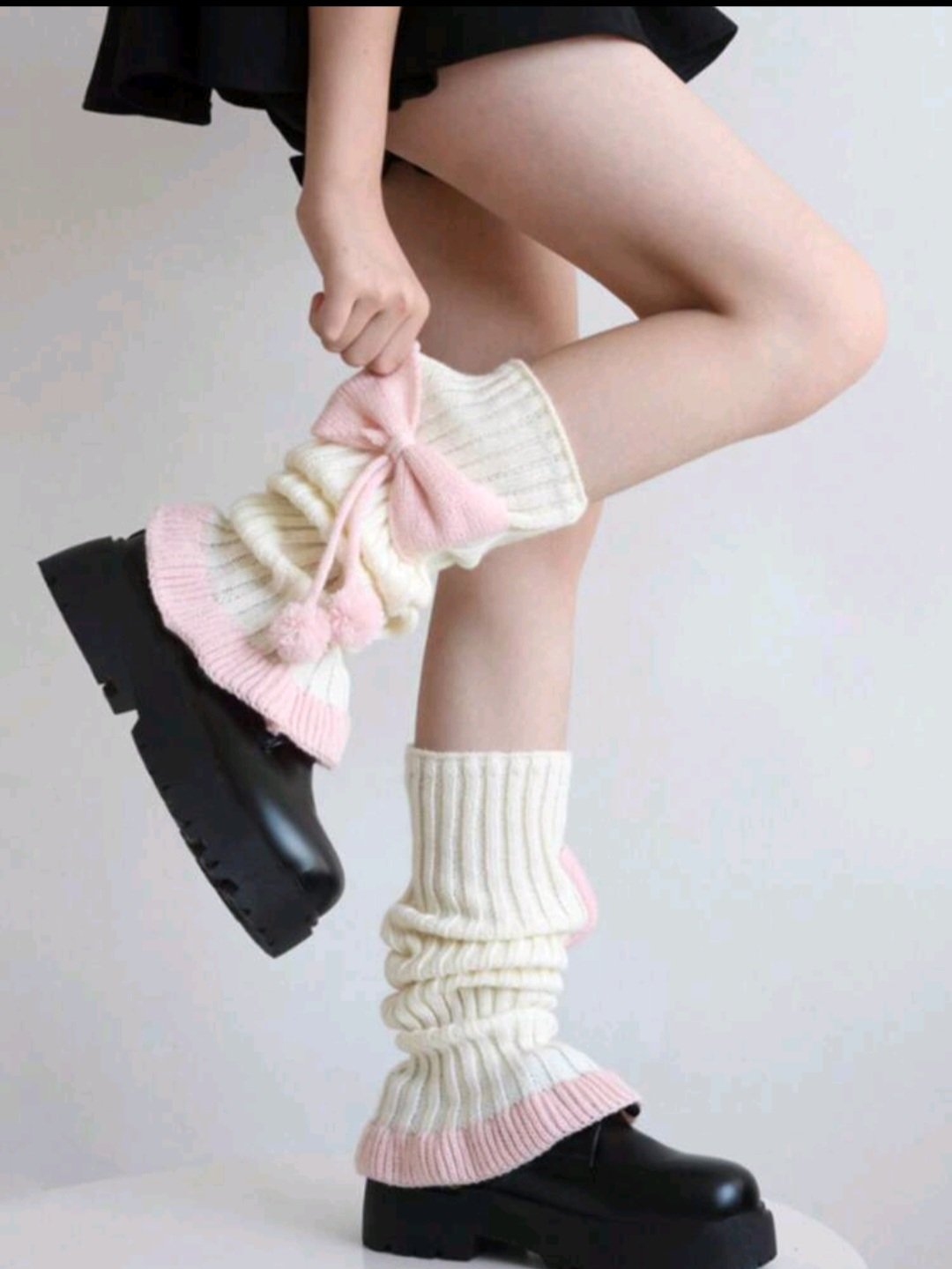 Medias Calentadoras con Lazo Rosa y Pompones