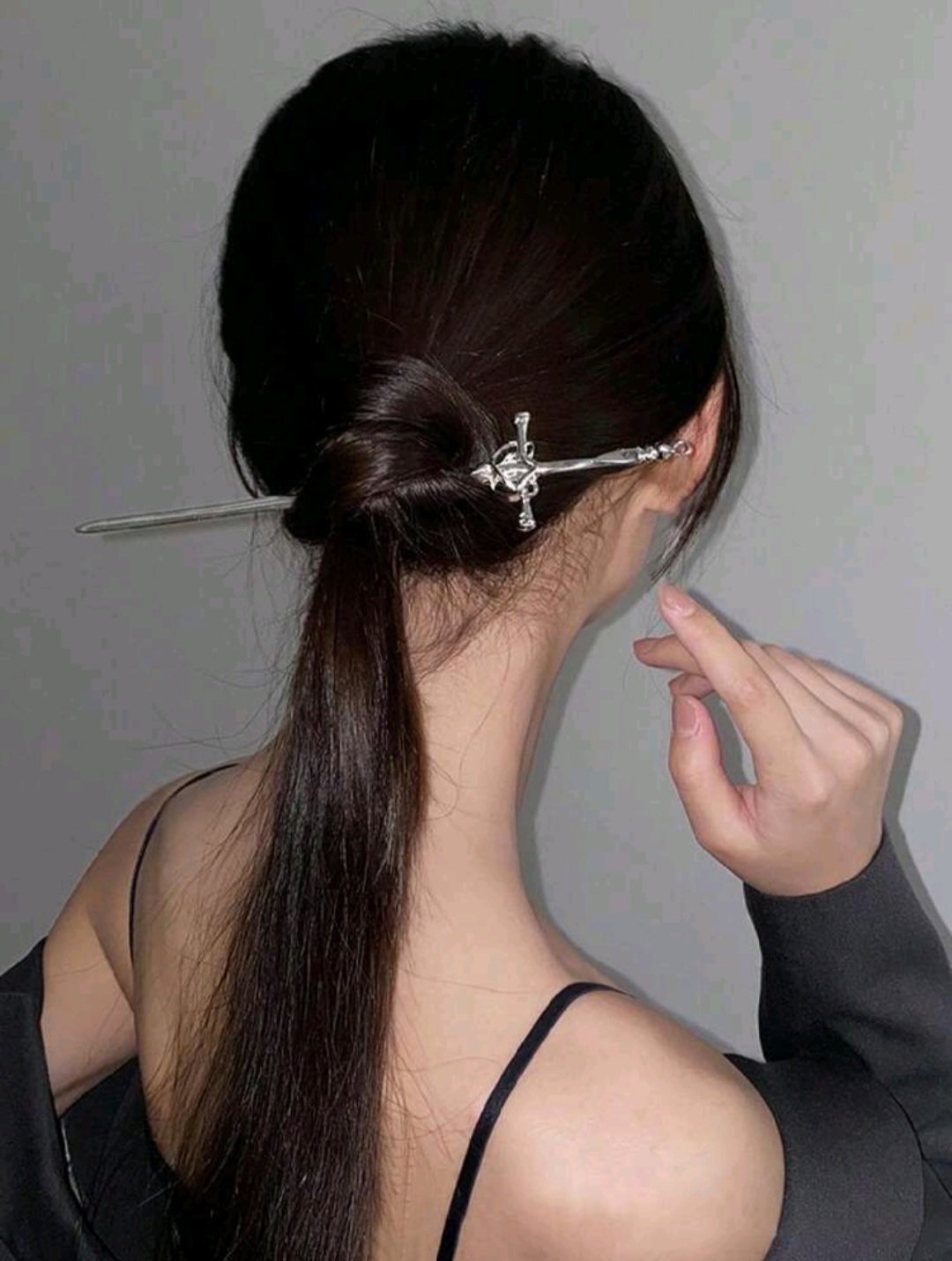 Espada Gótica para el Cabello – Accesorio Dark Medieval