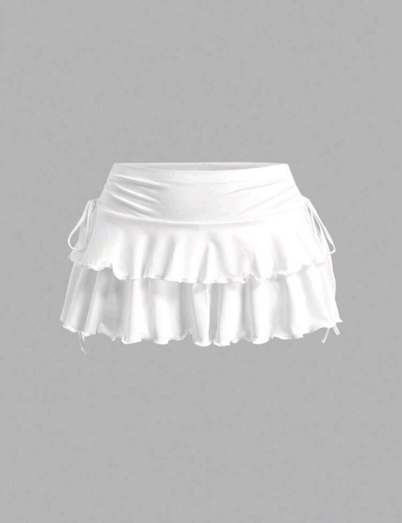 Ivory Riot – Minifalda Blanca de Doble Volante con Cordones Laterales