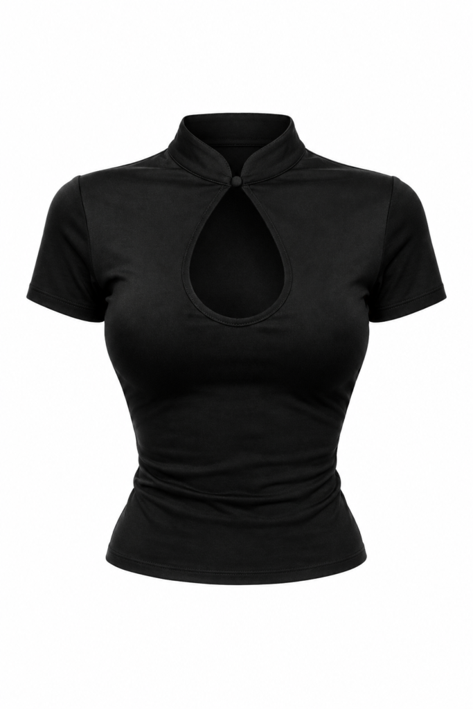 Nocturne – Polo Negro con Escote Keyhole y Cuello Alto